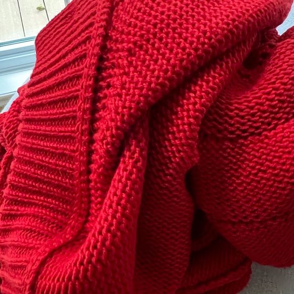 ⭐️ SALE $200 ⭐️ RED Valentino Rare Knit Crochet Rosso(Red)Bubble Sleeve Cardigan - Picture 2 of 15